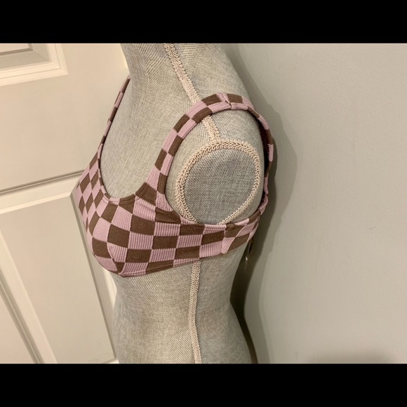 NWT THRILLS (FP) Ribbed Square Crop Bikini Top Sz XS
Color Washed Cocoa - Picture 6 of 11